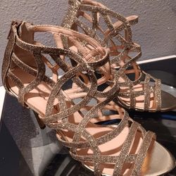 Touch Of Nina Heels Gold 9 1/2 