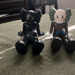KLAWS Small Figures For Desk Like