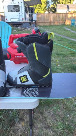 DC snowboard boots men’s size 9