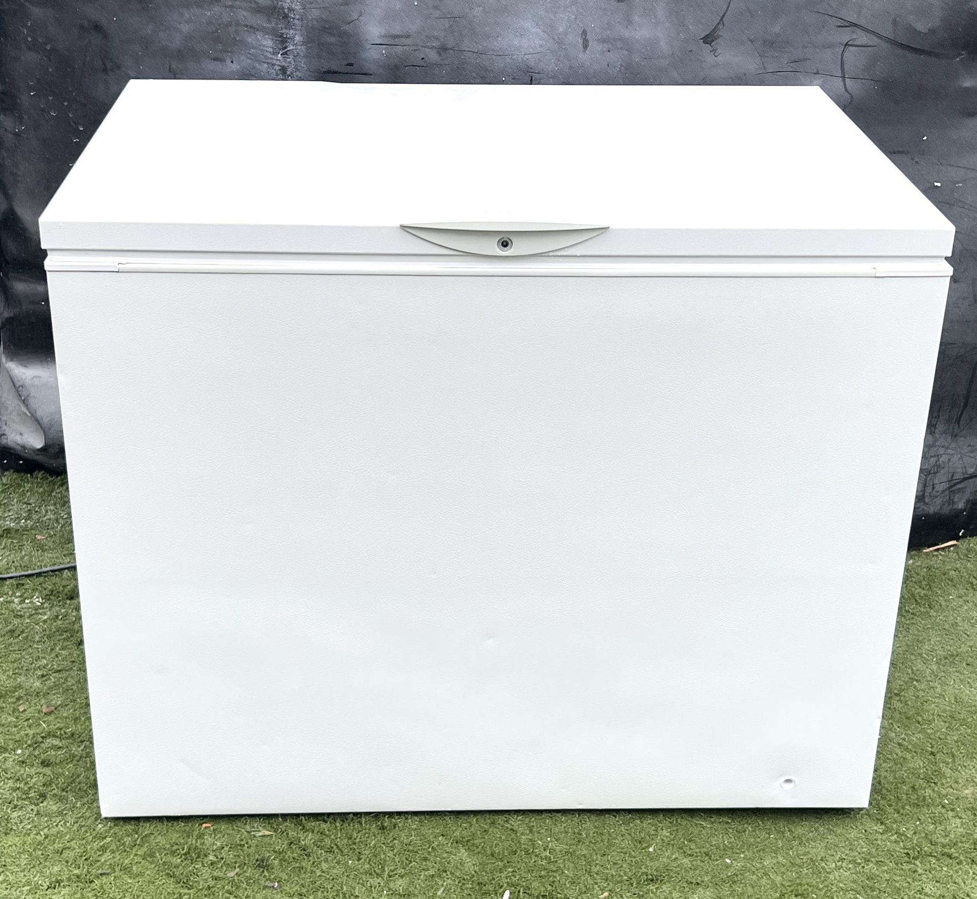 Working Frigidaire Chest Freezer
