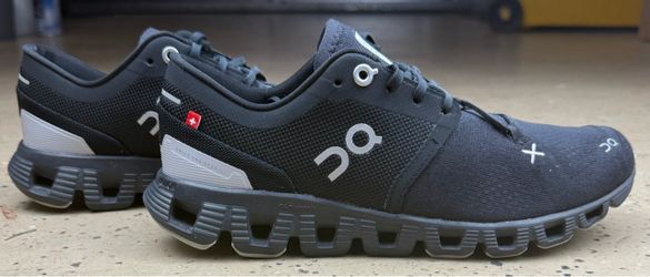 On Cloud Shoes Women's 6
