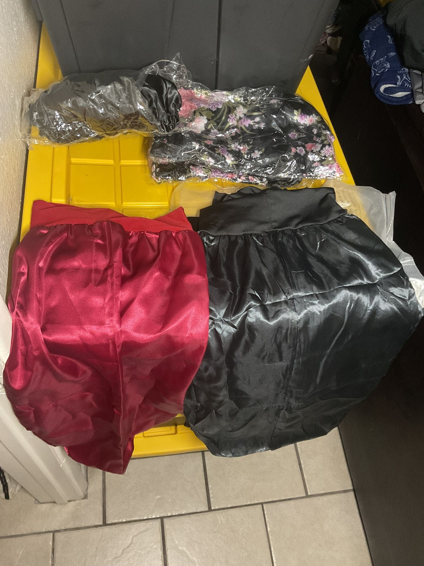 Shower Caps And Bonnets