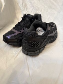 Women’s Nike Zoom Vomero 5 SE. size 8.5. Black/ Anthracite. NWB