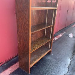 1 Wood bookcase unit with 2 adjustable shelves