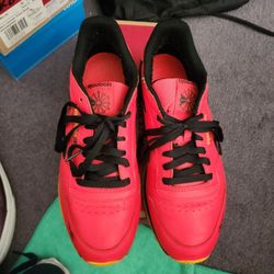 Mens size 11 Red Reeboks