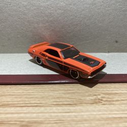 Hot Wheels Loose / 71 Dodge Challenger / Orange