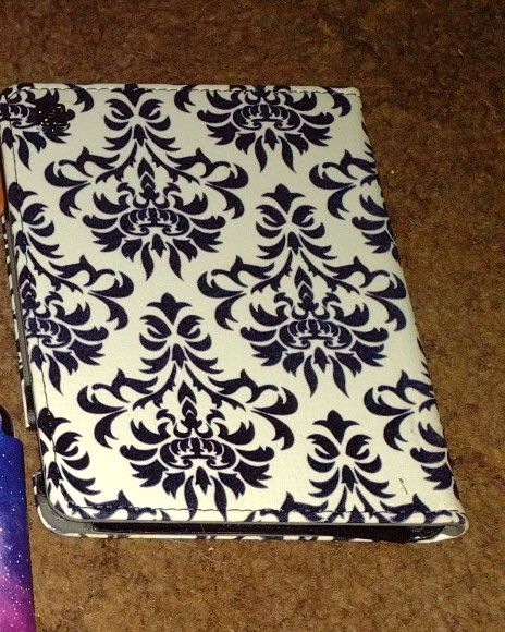 Lot Of 6 In. Kindle Cases Kindle Voyage