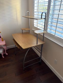Free desk