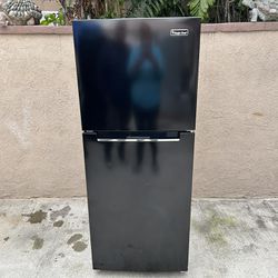 Magic Chef Refrigerator 10cu Ft 24x26x60