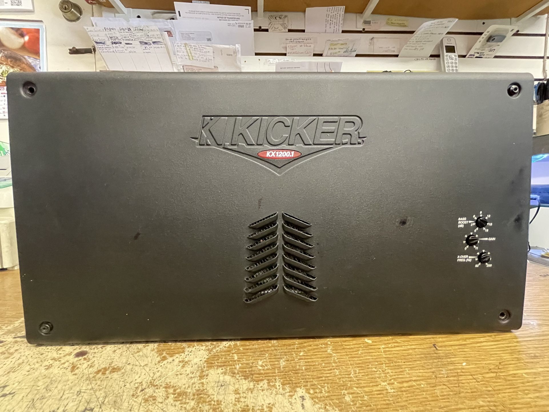 Kicker Mono Class-D  1200.1.  Subwoofer 