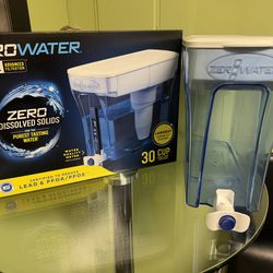 ZeroWater 30 cup ready pour water dispenser