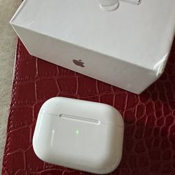 Apple AirPods Pro Gen 2 With Bling Case 