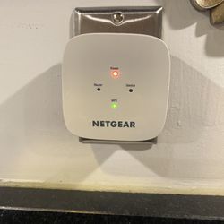 NETGEAR  AC750 Dual-Band Wi-Fi Range Extender Model EX3110-100NAS