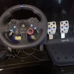 Logitech G29 Driving Force Racing Wheel and Pedals for PlayStation
