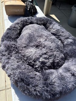 Plush Donut Pet Bed