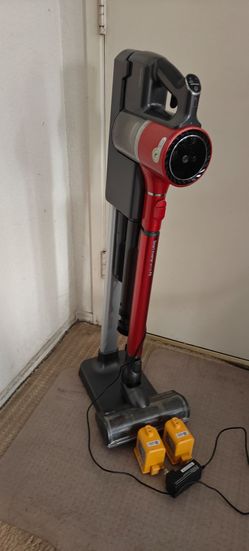 LG CordZero  cordless stick vacuum  with 2 Batteries
