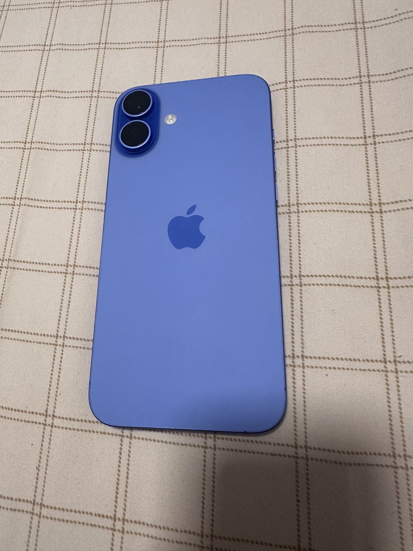 iPhone 16 Plus 