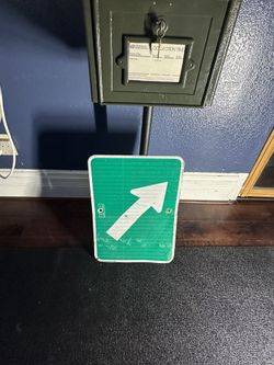 Green Arrow Freeway Sign 