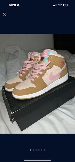 Jordan 1 Lola Bunny 9.5y Size 9.5 Mens