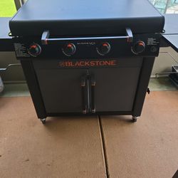 4 Burner Black Stone Grill