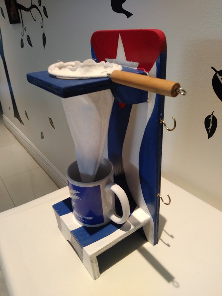 Colador de cafe artesanal.