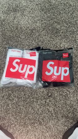 Supreme socks