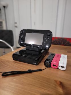 ​Nintendo Wii U 32GB Console System Bundle