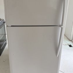 Frigidaire Refrigerator 