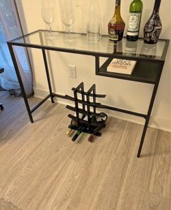 Small desk for computer for wine bar