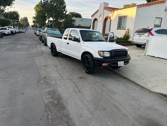 Sale or trade 2001 Tacoma 5 speeds 4 cylinders tags til nov 2026