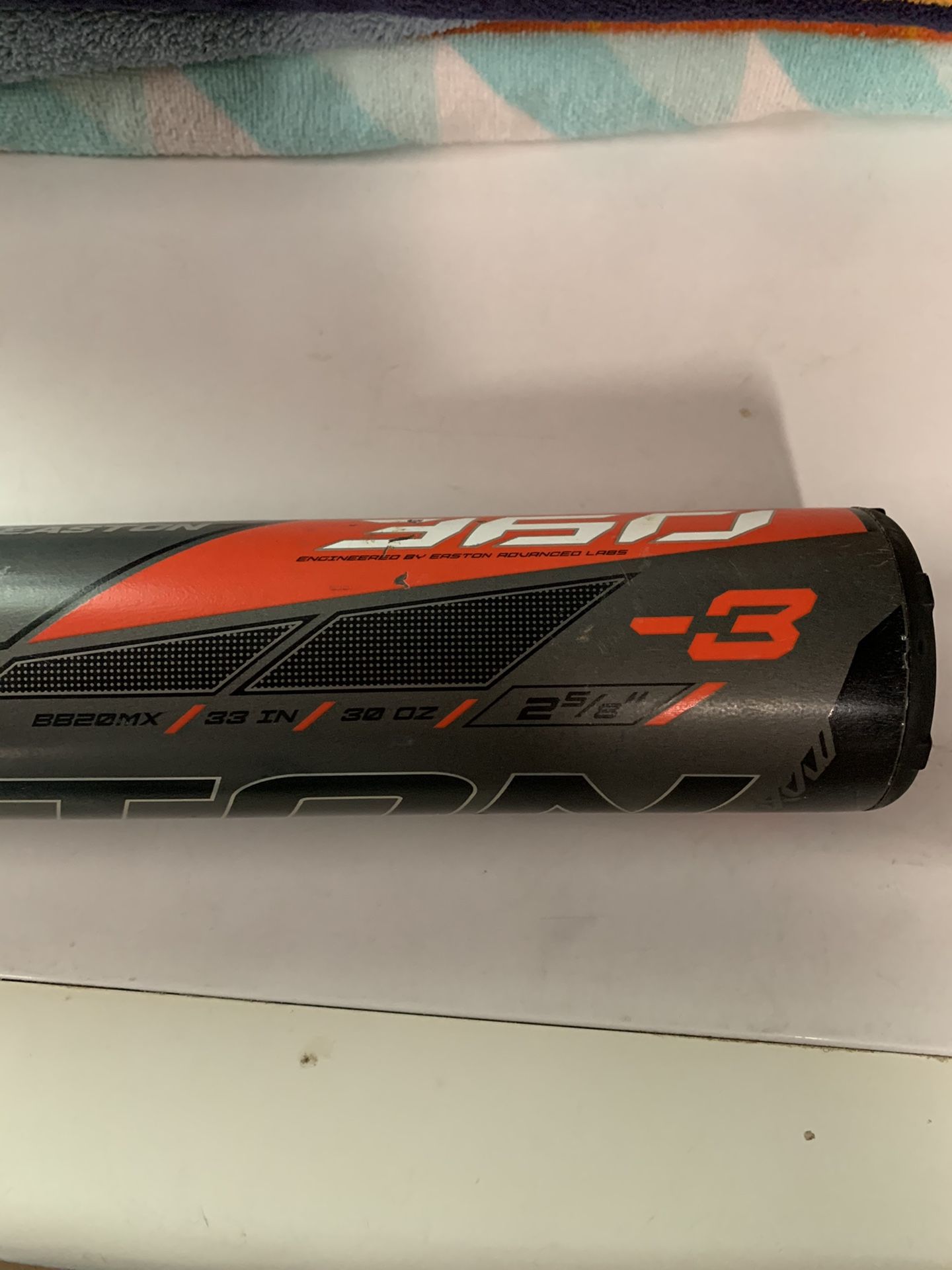 Easton BB20MX Maxum 360 (-3) BBCOR Baseballschläger – Einteilig, Carbon, XXL Sweetspot, Für Leistungssport
