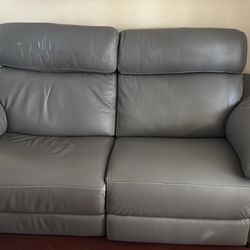 Loveseat 