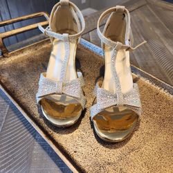 Girls Sparkly Gold dDress Shoes Size 4