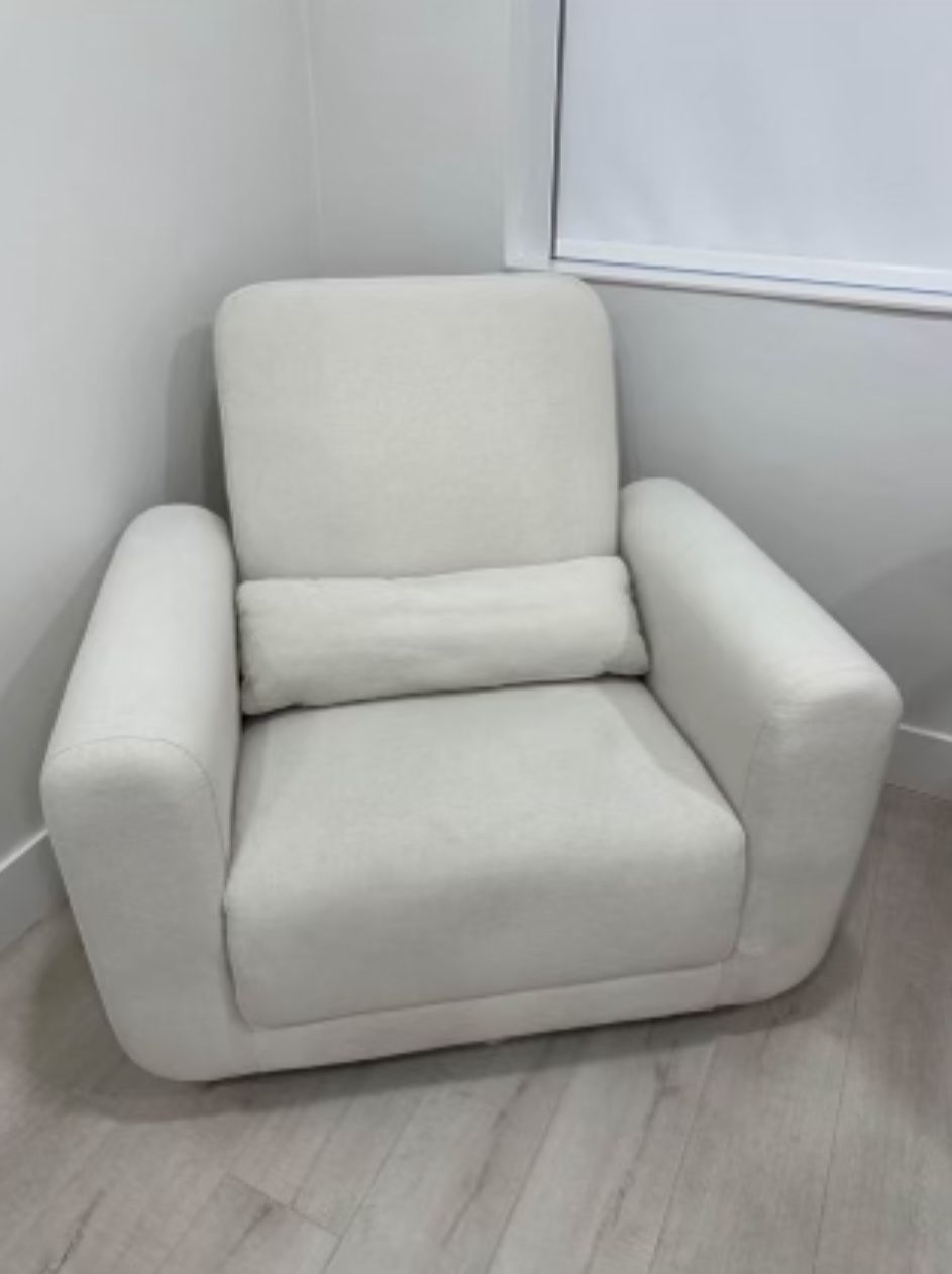 Babyletto Tuba Extra Wide Swivel Glider