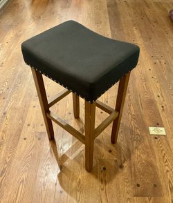 Solid Wood Barstool Black Upholstered Cushioned Backless 29” tall