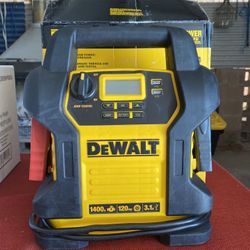 Dewalt 1400 Peak Amp Jump Starter with Digital Compressor and USB Power Bank