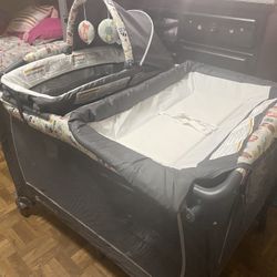 Brand New Never Used Baby Play Pen, Bassinet And Changing Table All In One