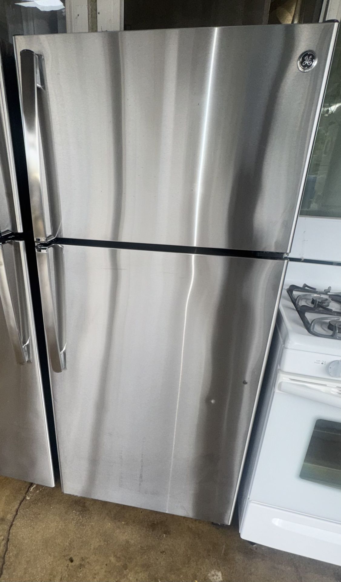 GE Refrigerator 