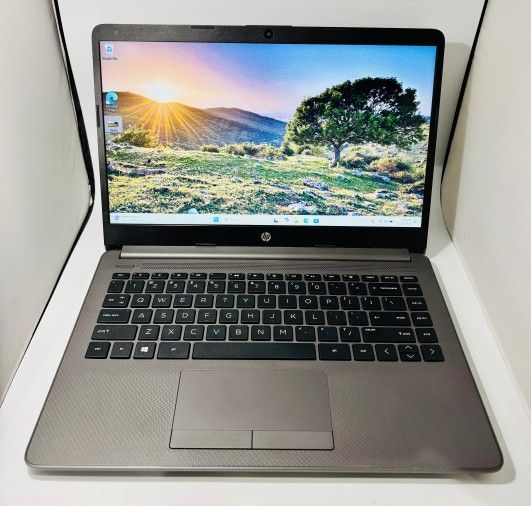 HP 245 G8 NoteBook 15” AMD 3020e 8GB 120GB SSD Radeon Vega 3 Graphics 2GB VRAM