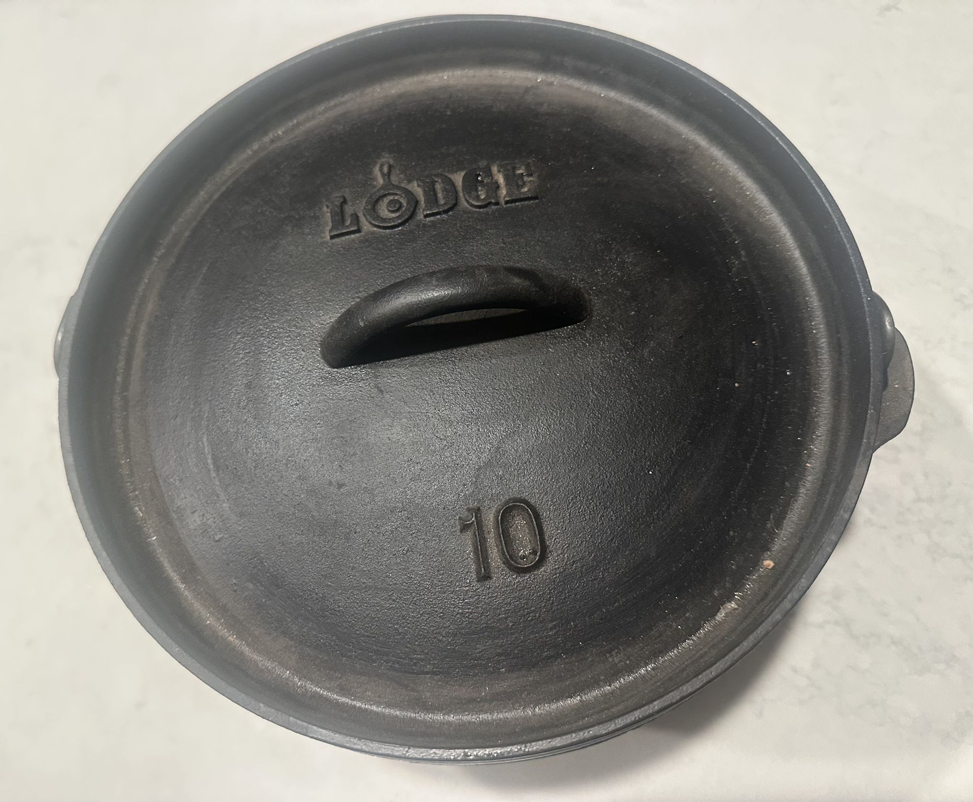 Vintage LODGE Camping Dutch Oven Cast Iron 3 Footed 10” 4 QT w/ Lid
