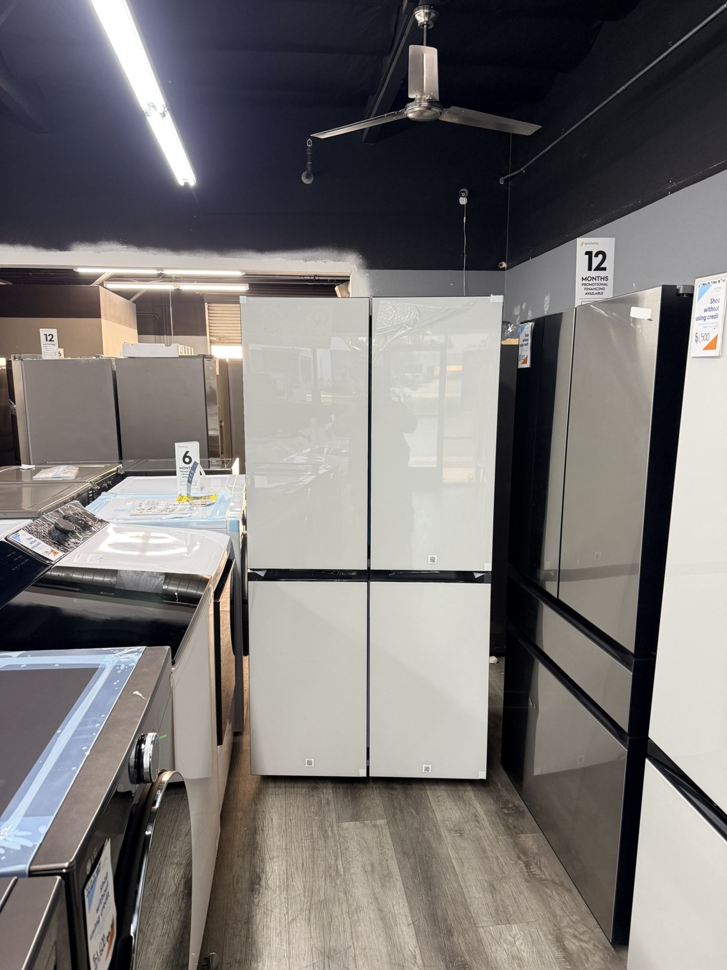 👑Samsung Bespoke 23 cu. ft. Counter Depth 4-Door Flex French Door Refrigerator in White Glass with Beverage Center👑