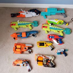 Amazing Collection Lot of 12 NURF GUNS and box of bullets - $100