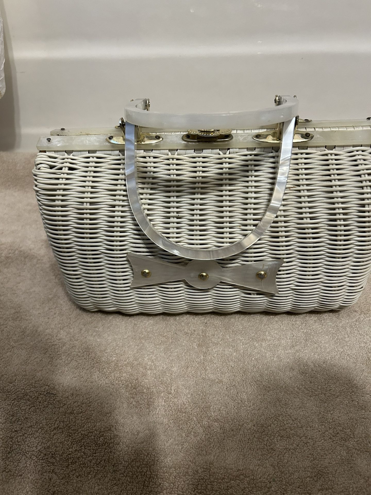 Vintage Encore White Faux Straw Wicker Purse