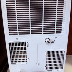 HISENSE AIR CONDITIONER WITH WINDOW KIT TESTES AND WORKS MODEL #AP55023HR1GD