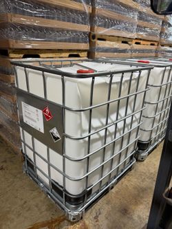 Liquid storage container