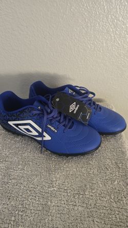 Umbro soccer cleats for synthetic turf