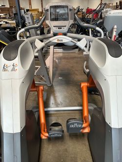 OCTANE FITNESS ZERO RUNNER WITH SMART SCREEN!! READY FOR PICKUP OR DELIVERY!!