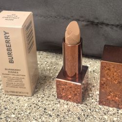 NEW BURBERRY KISSES MATTE LIPSTICK 
