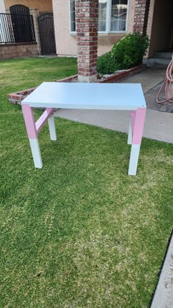 Kids desk