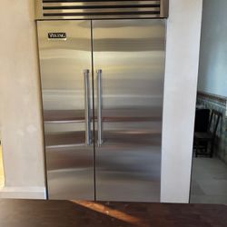 Viking Professional Side-by-side Refrigerator/ Freezers